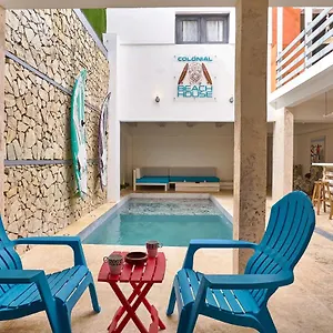 Hotel Colonial House